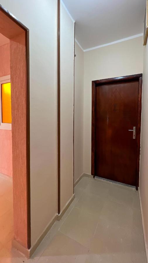 Pyramids Road Guest House Cozy Rooms And Rooftop Breakfast With The Pyramids View Nazlet el-Sîsi Esterno foto