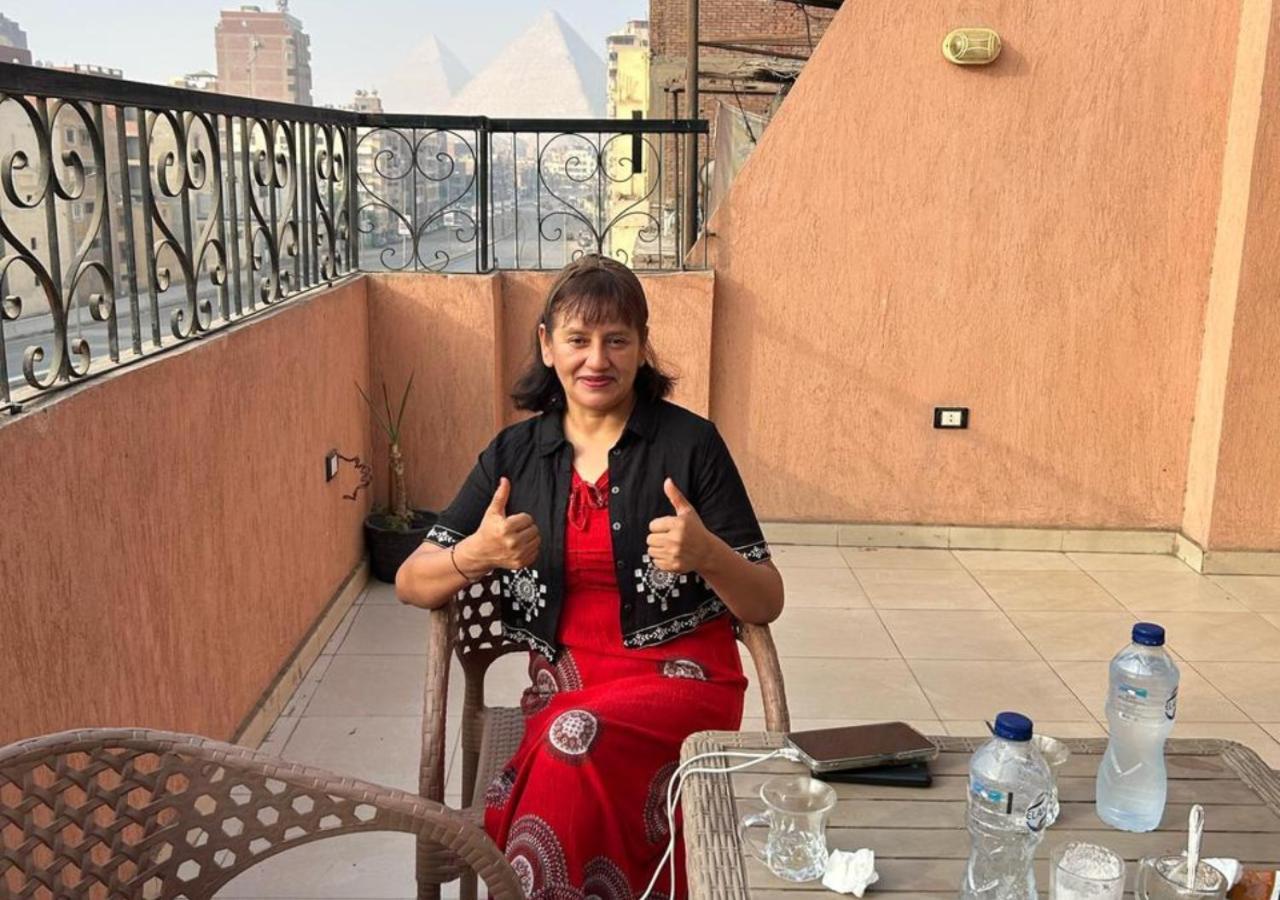 Pyramids Road Guest House Cozy Rooms And Rooftop Breakfast With The Pyramids View Nazlet el-Sîsi Esterno foto